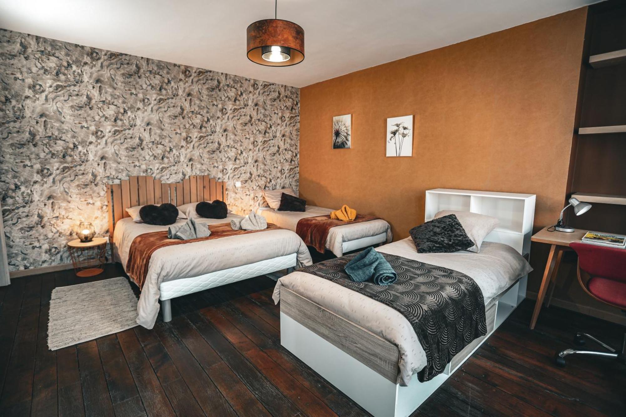 Gite , Au Dormeur Du Val Vireux-Wallerand Bagian luar foto